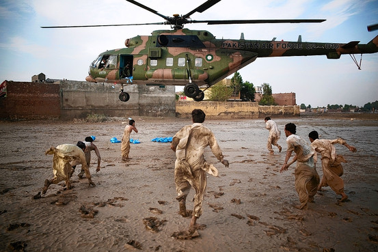 bantuan untuk korban banjir di Pakistan